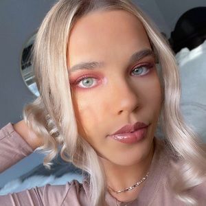 Meet your Posher, Janelle